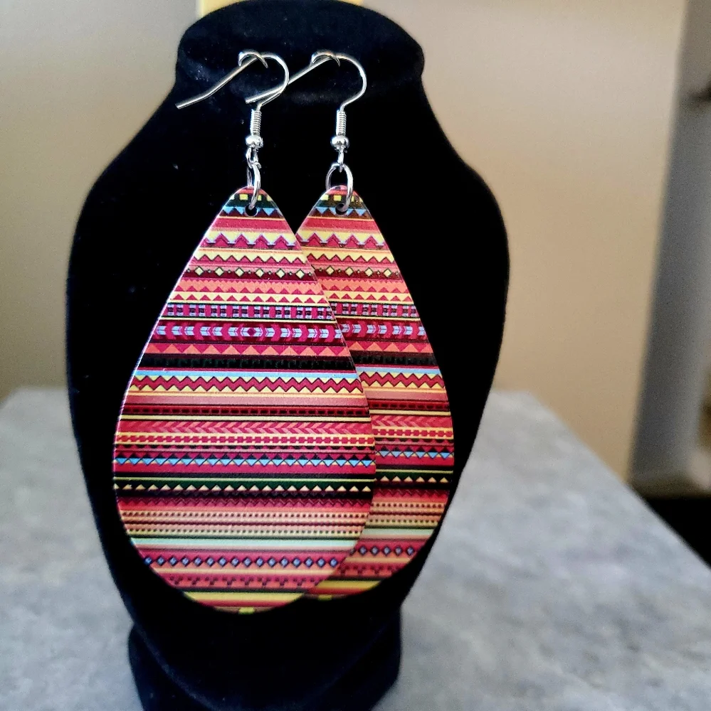 Earrings - Picture 1 of 1